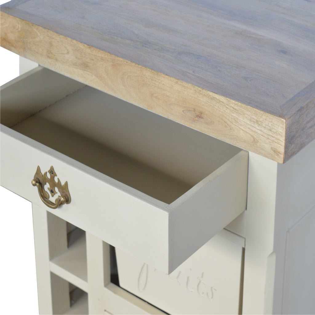 Gabinete de color crema estilo francés